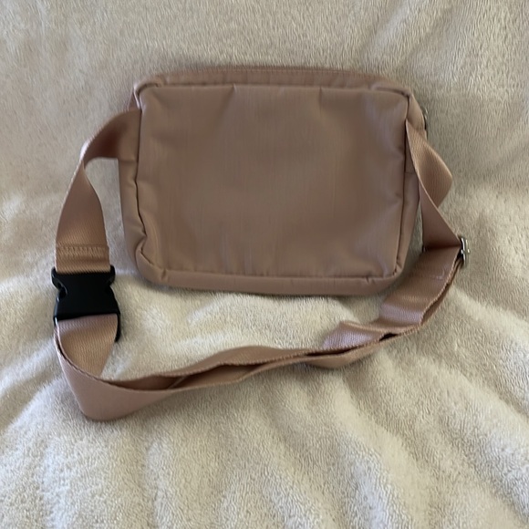 Baggallini Modern belt bag sling - Picture 2 of 6